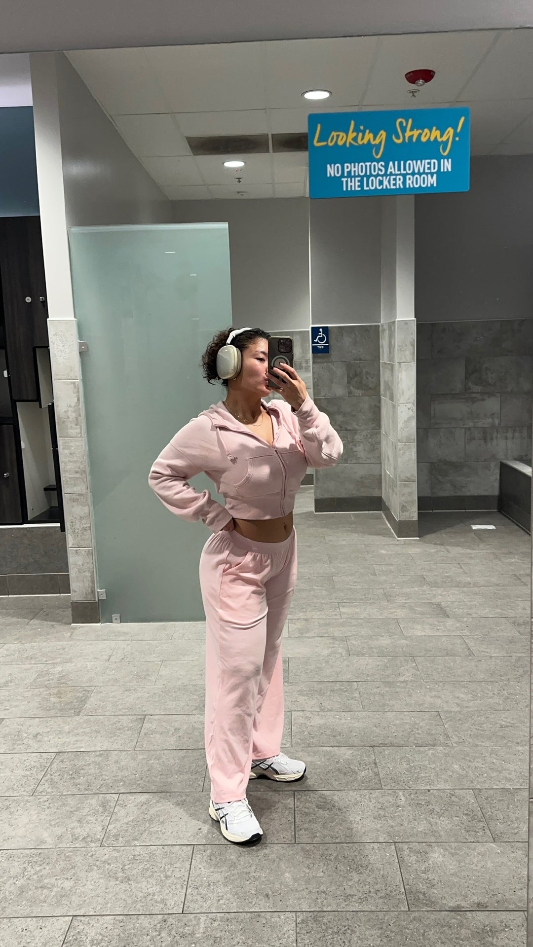 MultiMotion Wide Leg Pants