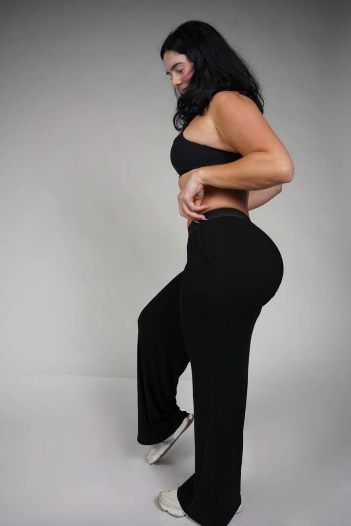 MultiMotion Wide Leg Pants