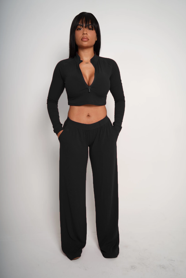 MultiMotion Wide Leg Pants