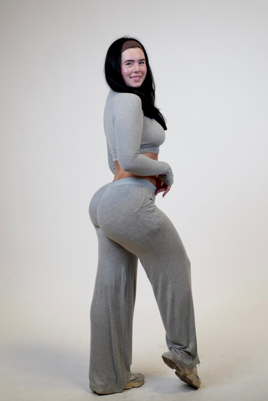 MultiMotion Wide Leg Pants